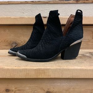 Jeffrey Campbell boots size 7